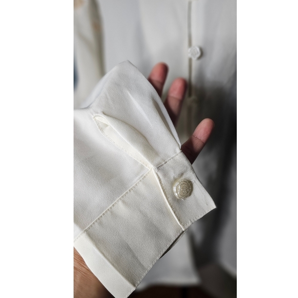 VINTAGE 90s Ship 'n Shore Embroidered Mandarin Blouse | Rose Buttons - Picture 4 of 6